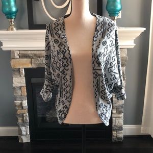 Black/gray print sweater